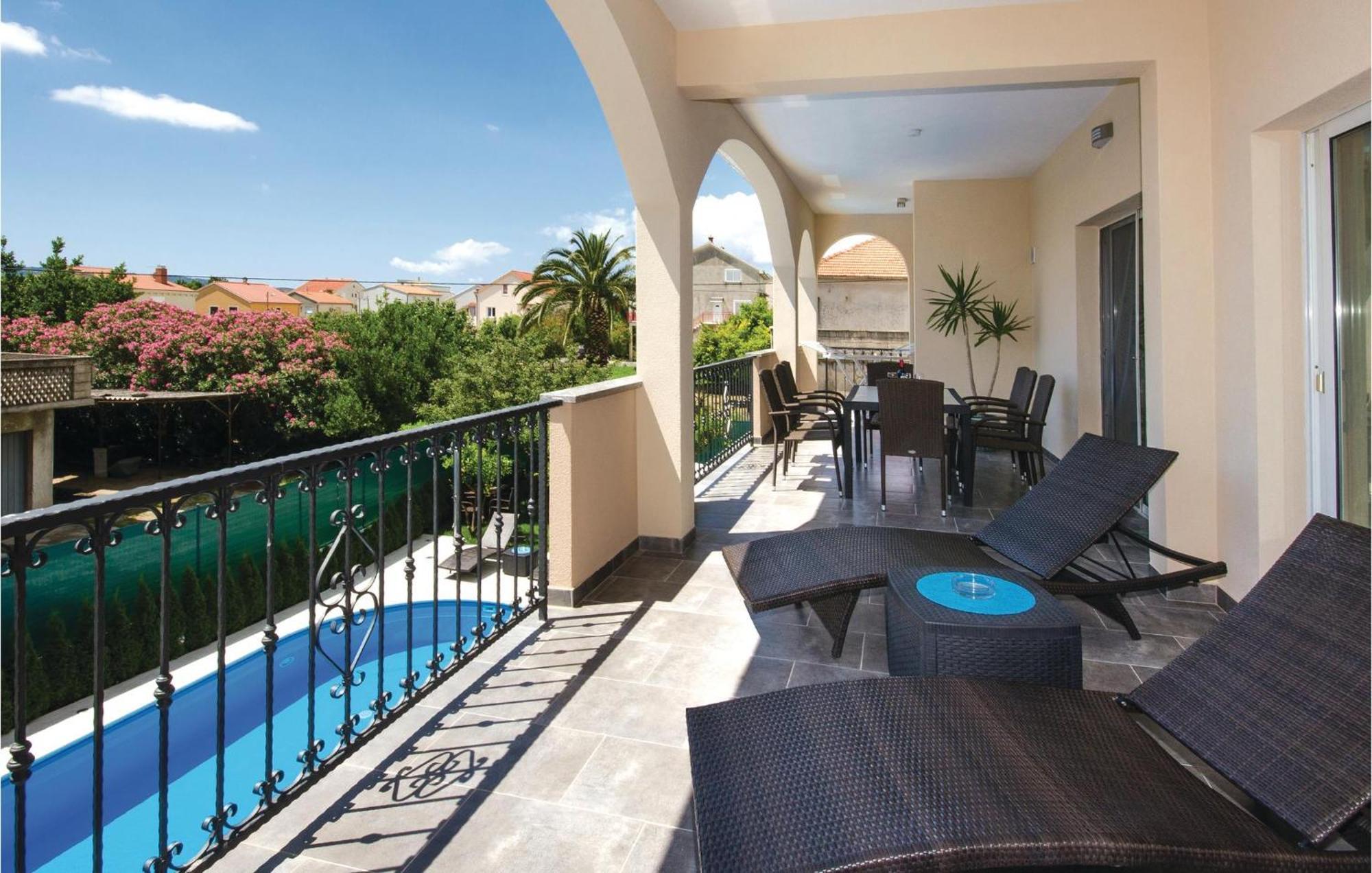 Amazing Apartment In Kastel Stafilic With Jacuzzi Kaštela 외부 사진