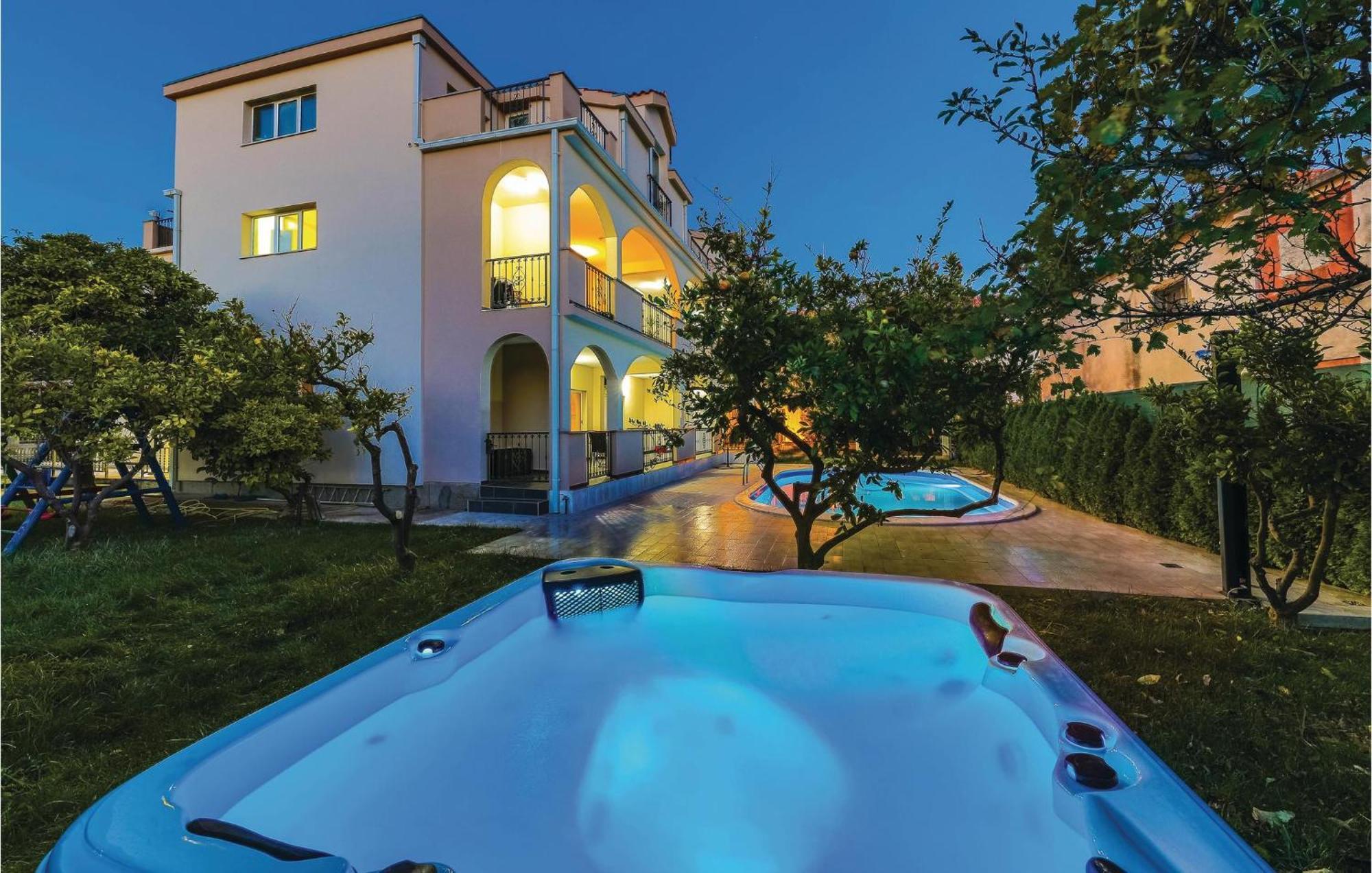 Amazing Apartment In Kastel Stafilic With Jacuzzi Kaštela 외부 사진