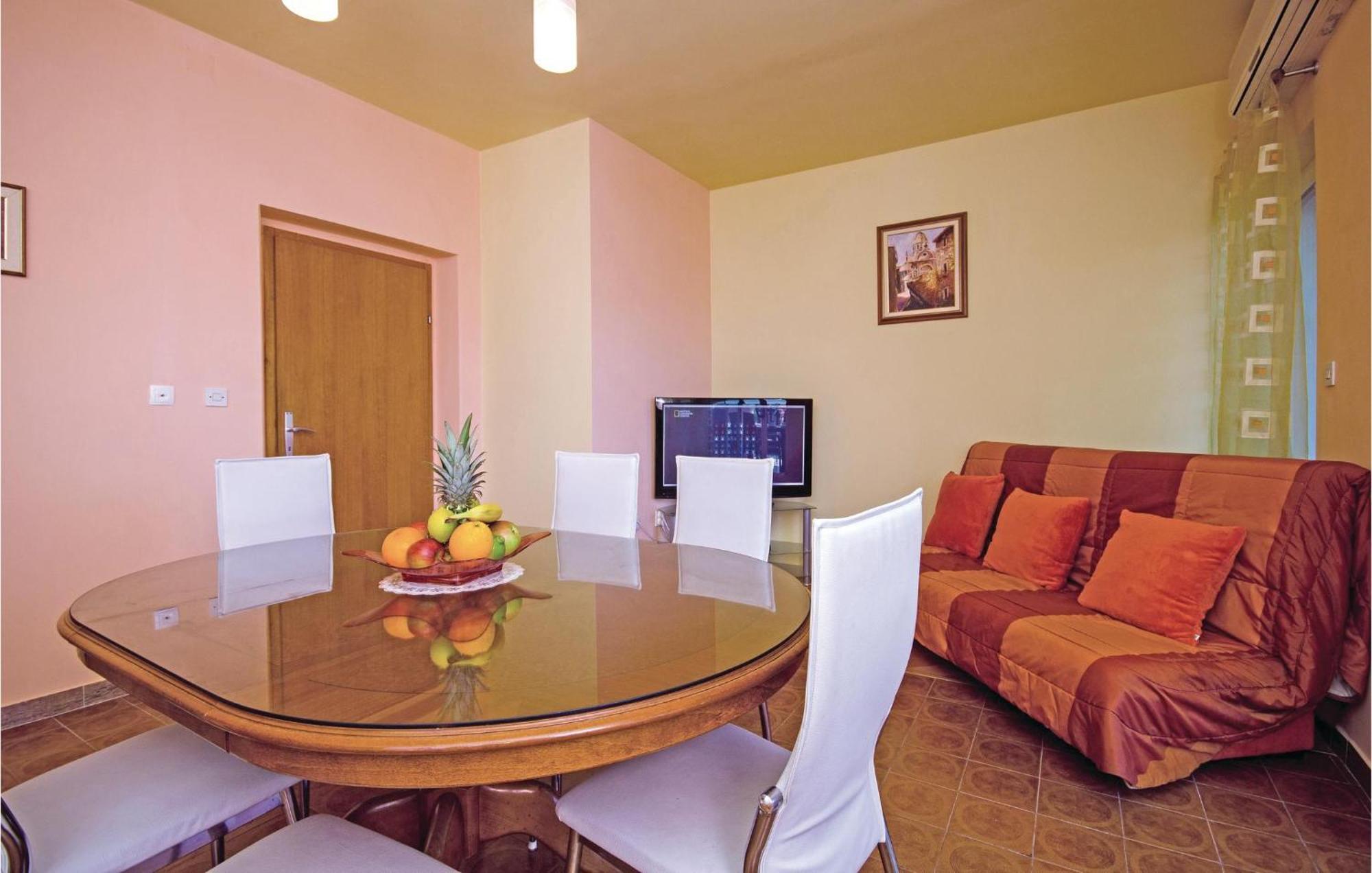 Amazing Apartment In Kastel Stafilic With Jacuzzi Kaštela 외부 사진