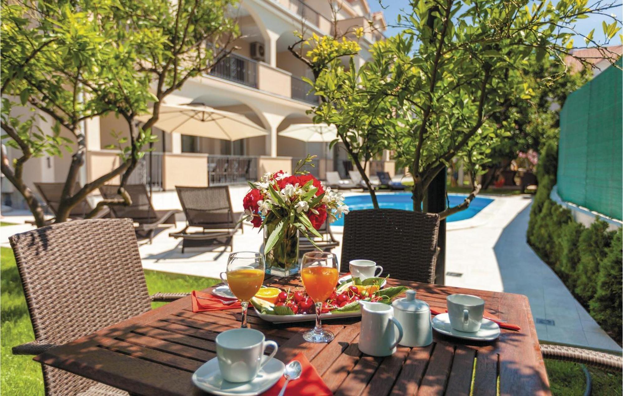 Amazing Apartment In Kastel Stafilic With Jacuzzi Kaštela 외부 사진
