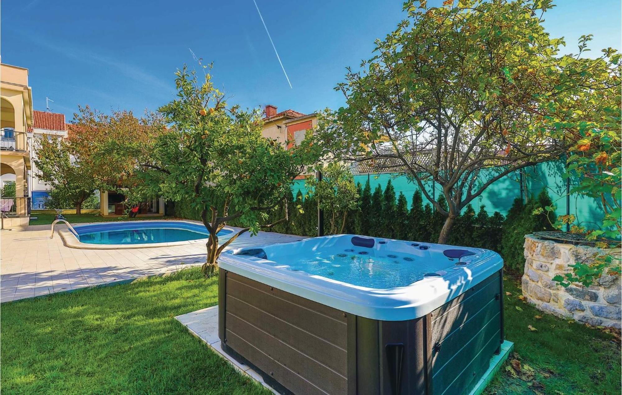 Amazing Apartment In Kastel Stafilic With Jacuzzi Kaštela 외부 사진