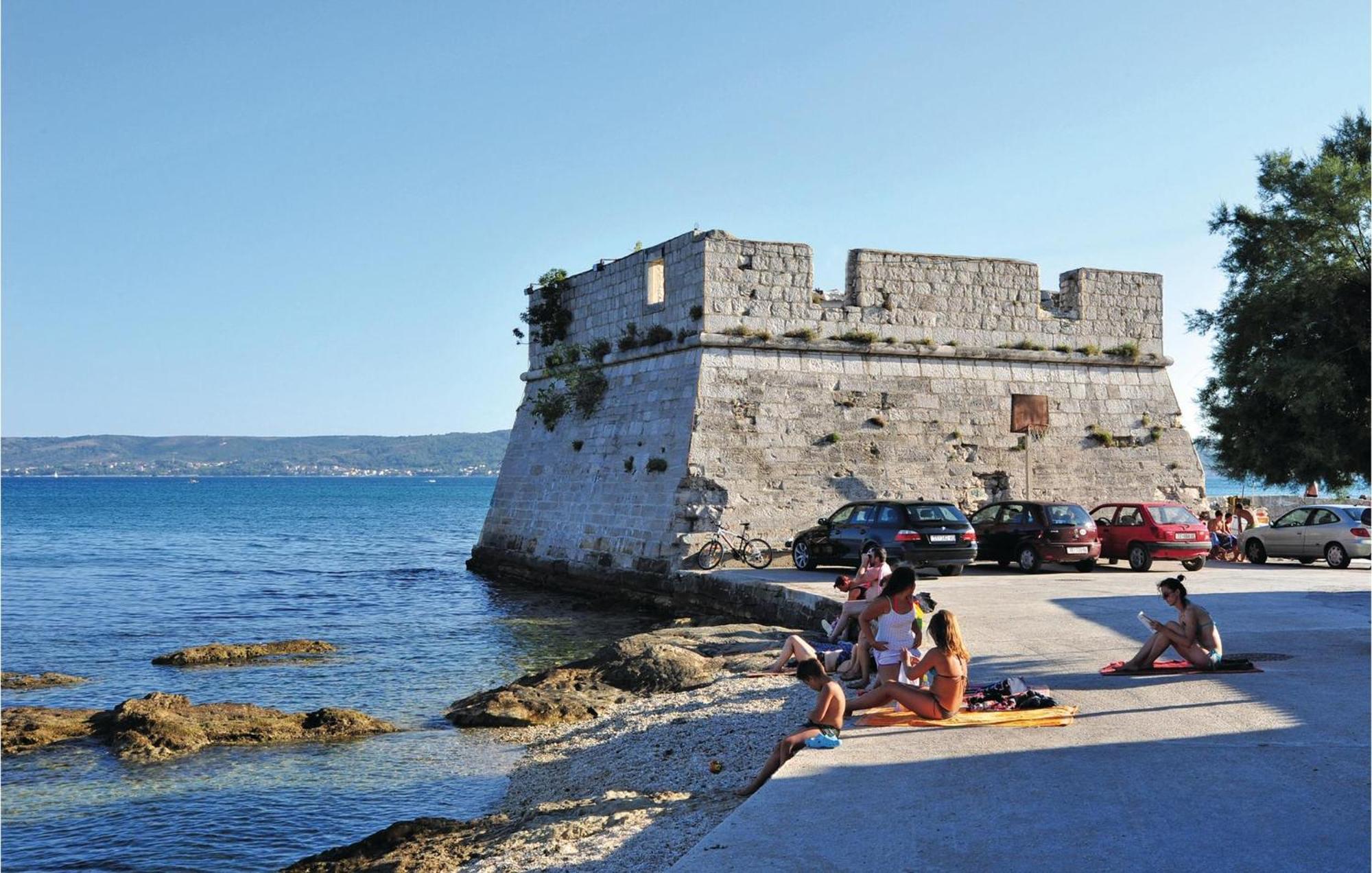 Amazing Apartment In Kastel Stafilic With Jacuzzi Kaštela 외부 사진